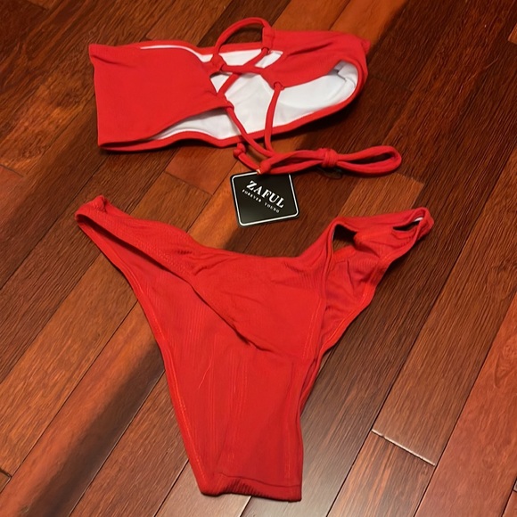 Red- Strapless Bandeau Bikini Set - Picture 3 of 7